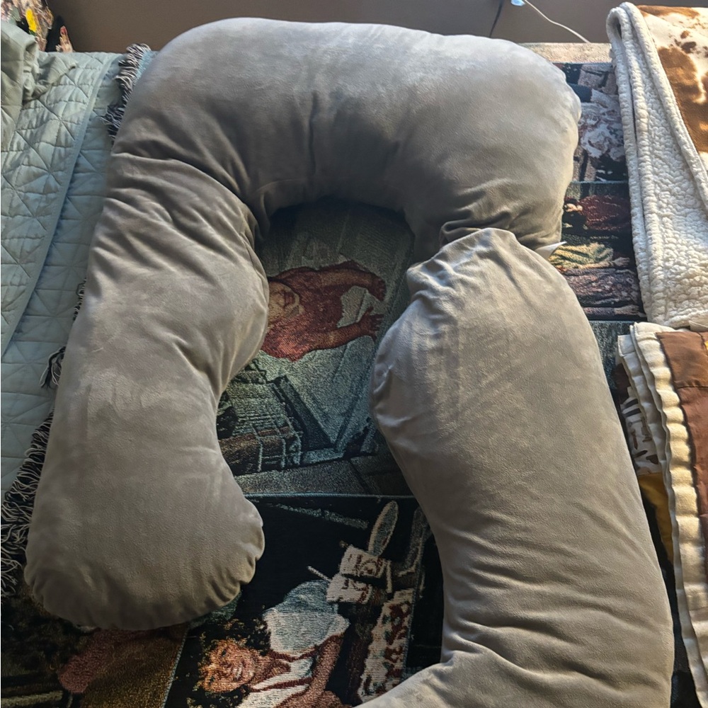 Pregnancy pillow